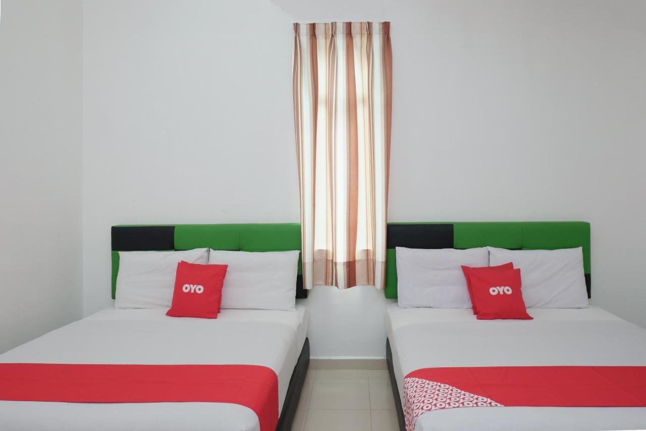 Oyo 90005 Dc Villa Guest House Kuala Rompin Exterior foto