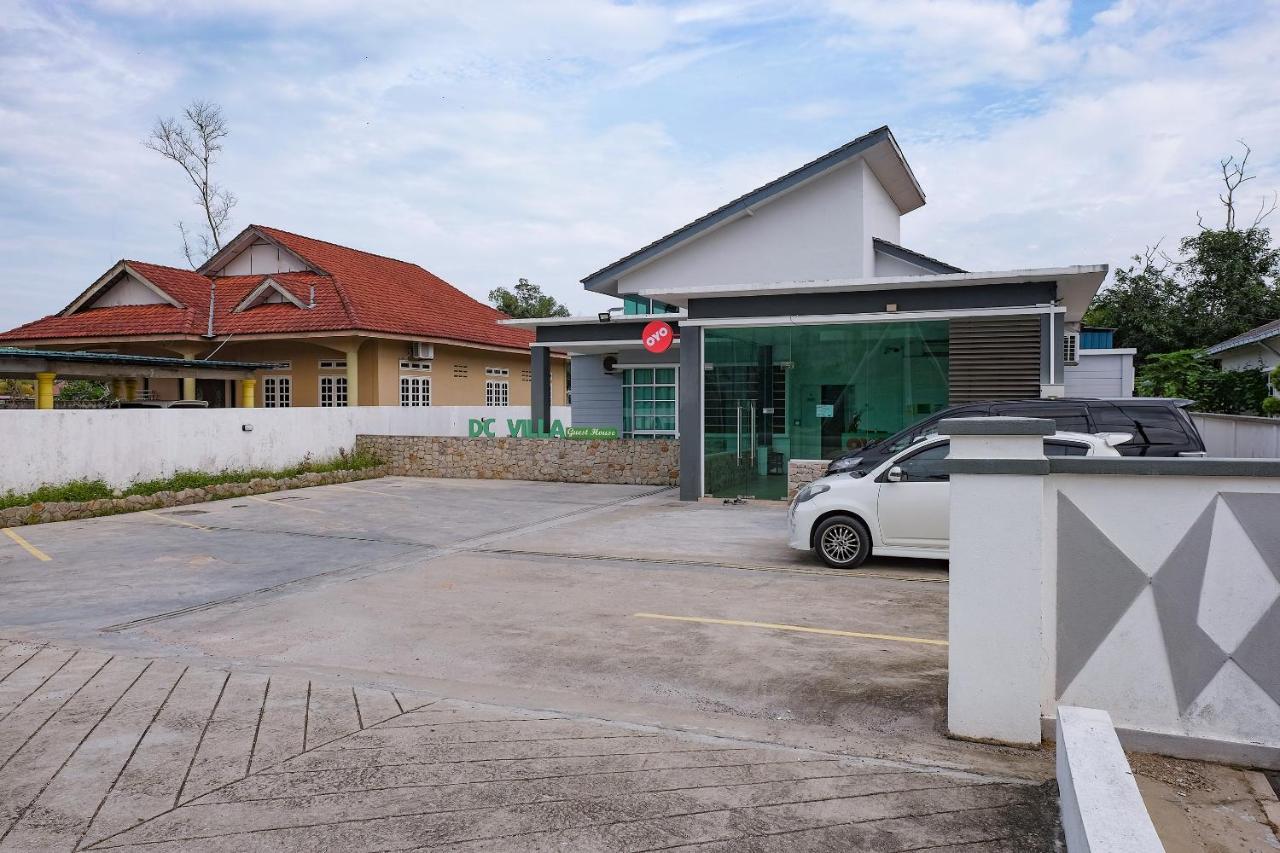 Oyo 90005 Dc Villa Guest House Kuala Rompin Exterior foto