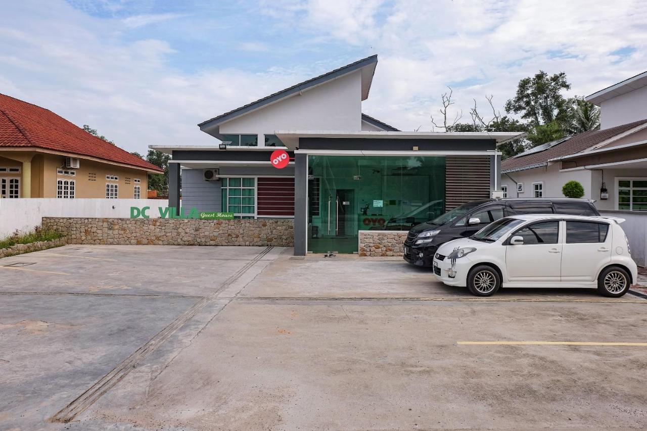 Oyo 90005 Dc Villa Guest House Kuala Rompin Exterior foto