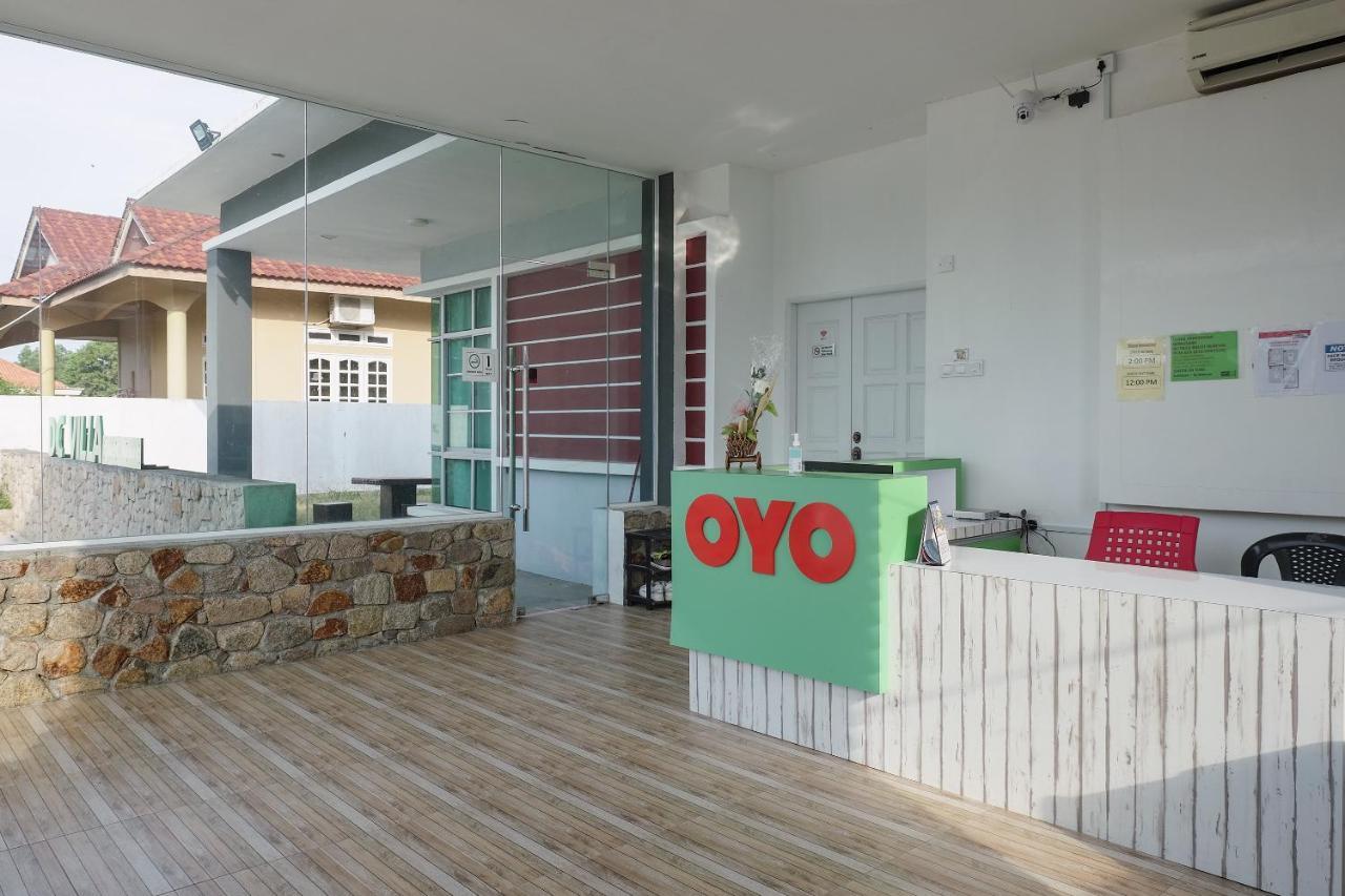 Oyo 90005 Dc Villa Guest House Kuala Rompin Exterior foto